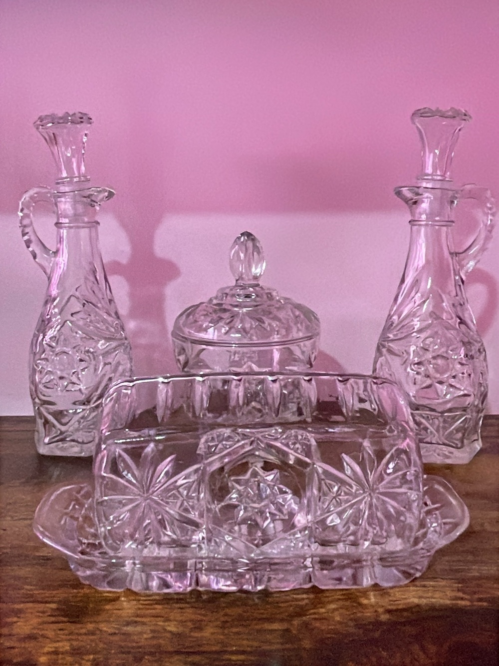 ANCHOR HOCKING EARLY AMERICAN PRESCUT GLASS TABLE SERVICE SET